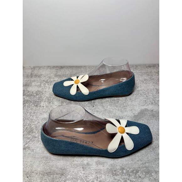 Katy Perry The Evie Daisy Flat in Denim with a White and Yellow Daisy - Size 8.5 - Picture 2 of 9